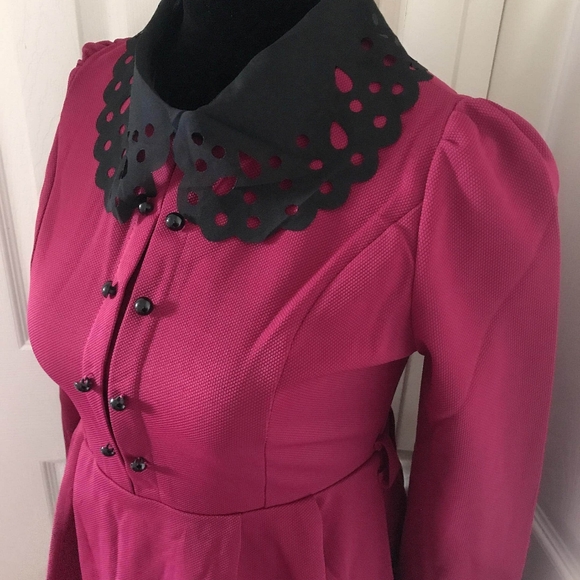 Beautiful maroon long sleeve dress - Picture 5 of 8